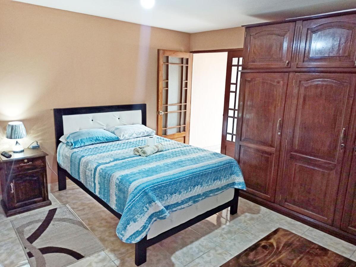 Bed and Breakfast Residencial Moroni - Alojamiento En Кочабамба Экстерьер фото