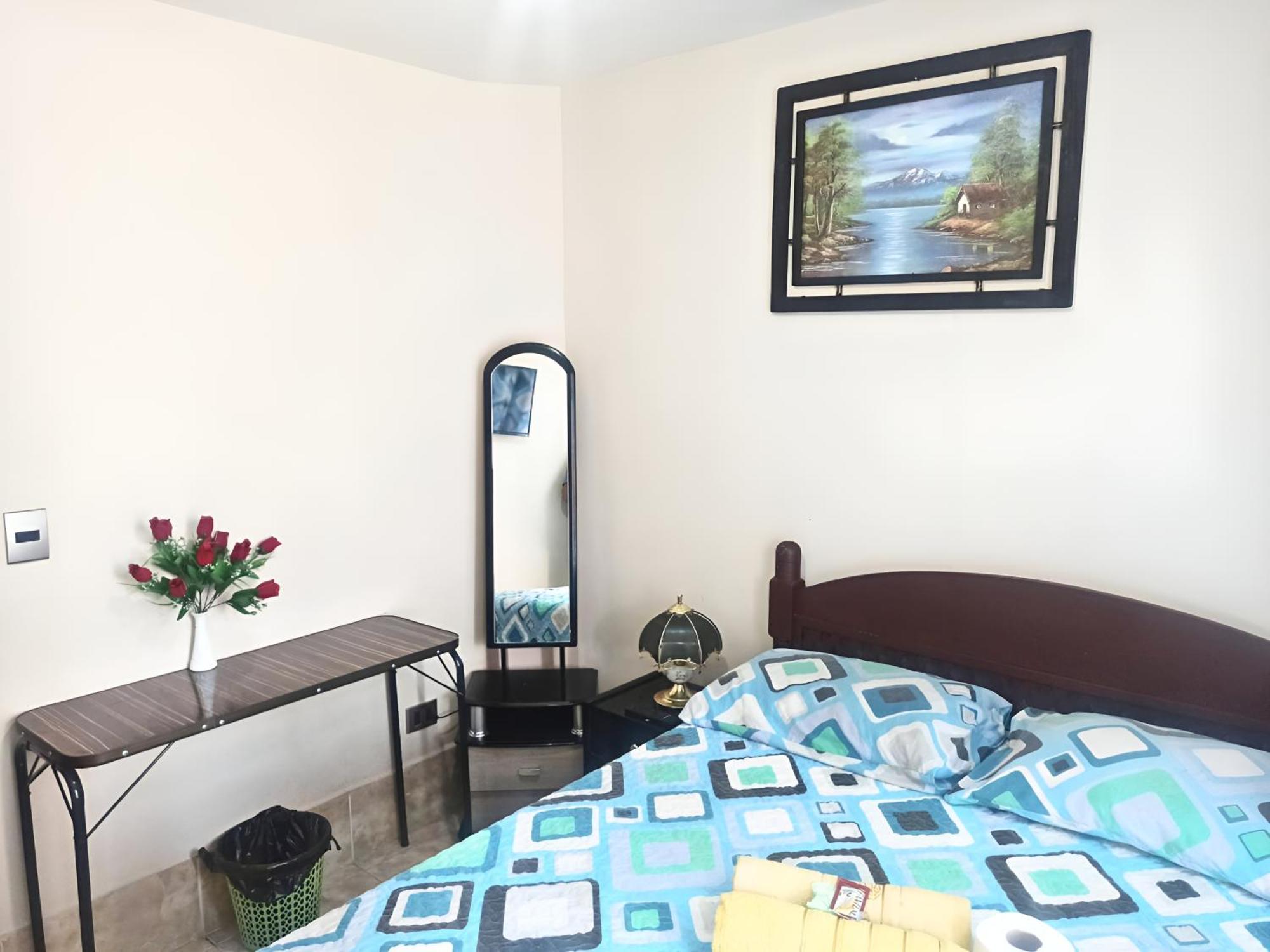 Bed and Breakfast Residencial Moroni - Alojamiento En Кочабамба Экстерьер фото