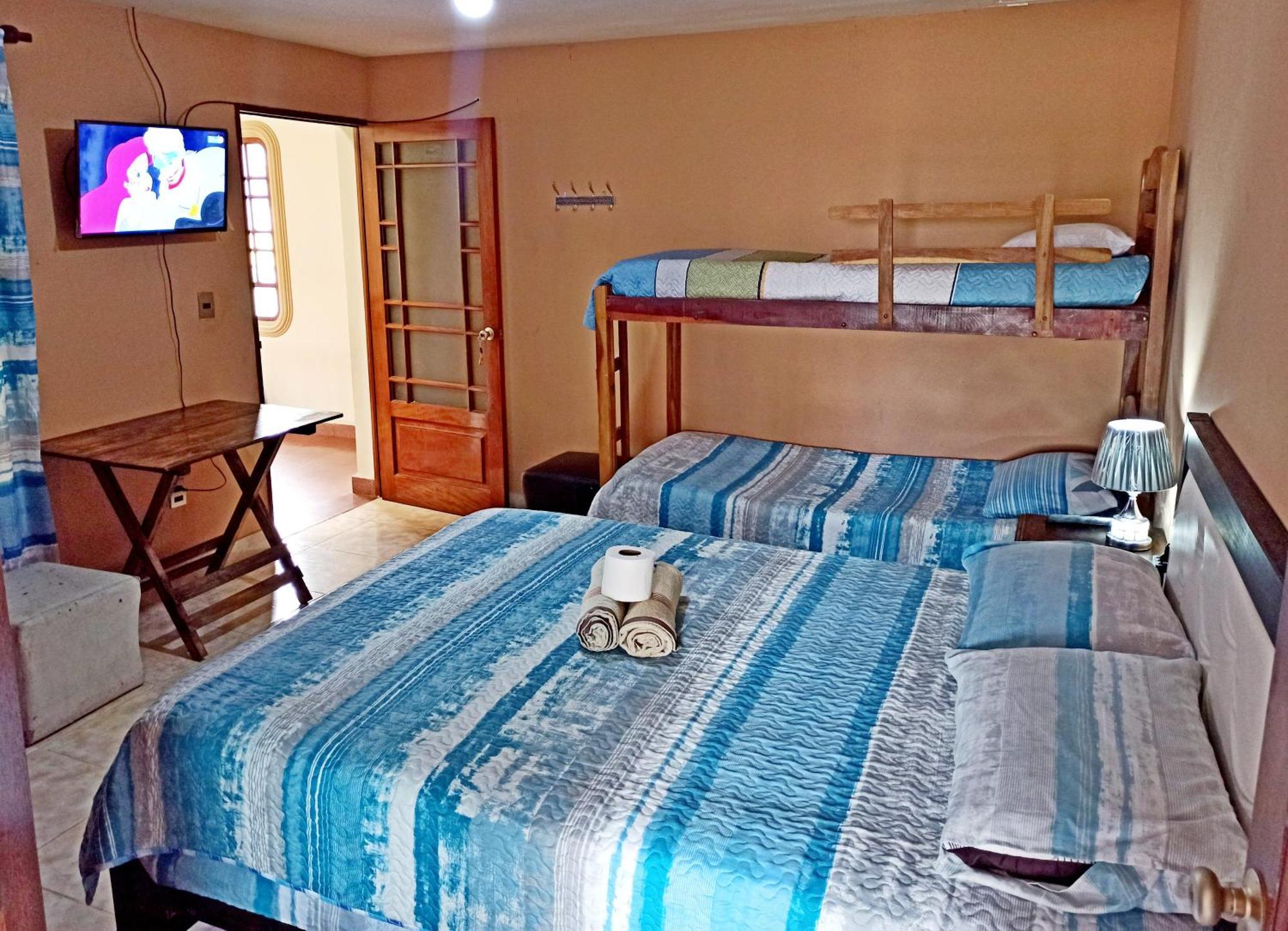Bed and Breakfast Residencial Moroni - Alojamiento En Кочабамба Экстерьер фото